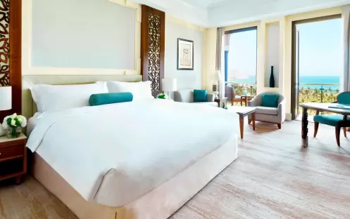 Al-Bustan-Palace-Ritz-Carlton-Deluxe-Sea-View-Room-King