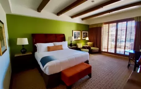 Harbor View Inn - Deluxe Resort City Room, 1 King or 2 Queen Harbor View Inn - Deluxe Resort City Room, 1 King or 2 Queen
