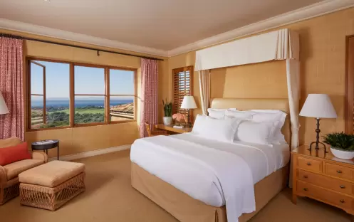 Four-Bedroom Oceanview Four-Bedroom Oceanview