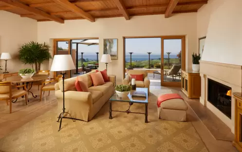 Three-Bedroom Oceanview Three-Bedroom Oceanview