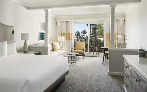 1 King Bed Oversize Partial Ocean View 1 King Bed Oversize Partial Ocean View