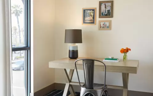 Kimpton Shorebreak Hotel - Desk in Guest Room