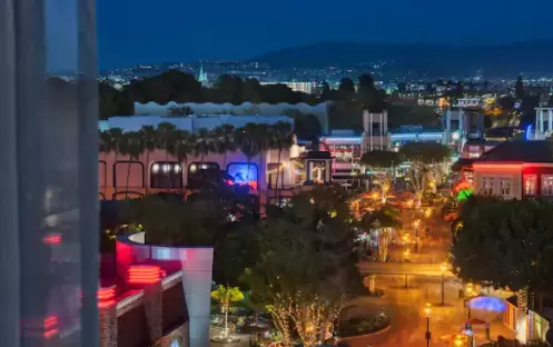 Disneyland Hotel -Premium View Club Level View Disneyland Hotel -Premium View Club Level View