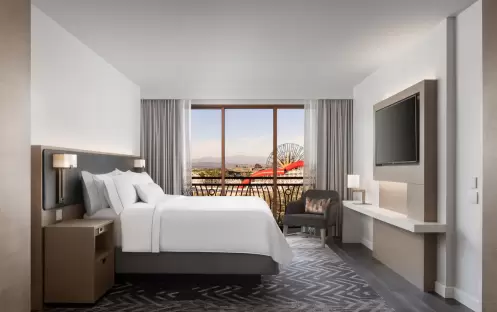 Park View, 1 Bedroom Suite, 1 King, Balcony Park View, 1 Bedroom Suite, 1 King, Balcony