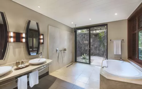 Trou Aux Biches Beachcomber Golf Resort & Spa - Tropical Junior Suite Bathroom Trou Aux Biches Beachcomber Golf Resort & Spa - Tropical Junior Suite Bathroom