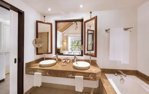 Victoria Beachcomber Resort & Spa - Deluxe Room Ground Floor Bathroom Victoria Beachcomber Resort & Spa - Deluxe Room Ground Floor Bathroom