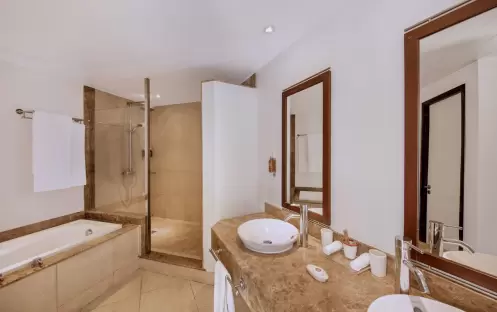 Victoria Beachcomber Resort & Spa - Junior Suite 4 Victoria Beachcomber Resort & Spa - Junior Suite 4