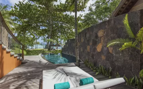 Trou Aux Biches Beachcomber Golf Resort & Spa - Beachfront Senior Pool Suite Sunbeds Trou Aux Biches Beachcomber Golf Resort & Spa - Beachfront Senior Pool Suite Sunbeds