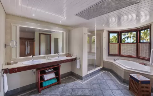Dinarobin Beachcomber Golf Resort & Spa - Junior Suite Bathroom 2 Dinarobin Beachcomber Golf Resort & Spa - Junior Suite Bathroom 2