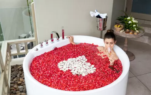 Seaside_Junior_Suite_with_Jacuzzi 3 Seaside_Junior_Suite_with_Jacuzzi 3