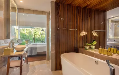 Maya Sanur Resort & Spa - Wonderful Garden View - Bathtub Maya Sanur Resort & Spa - Wonderful Garden View - Bathtub