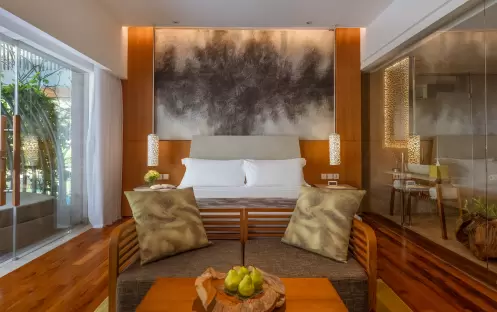 Impressive Lagoon Pool Suite - Interior-one-king-bed Impressive Lagoon Pool Suite - Interior-one-king-bed