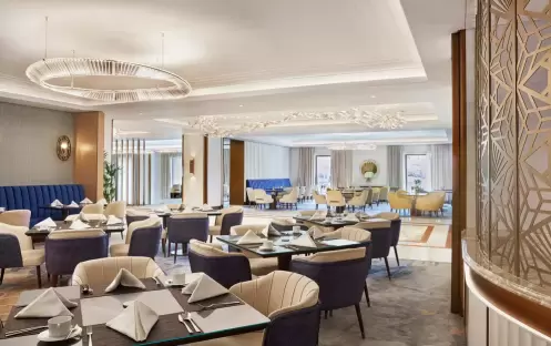 Atlantis The Palm - Two Bedroom Family Club Room - Club Dining Area Atlantis The Palm - Two Bedroom Family Club Room - Club Dining Area