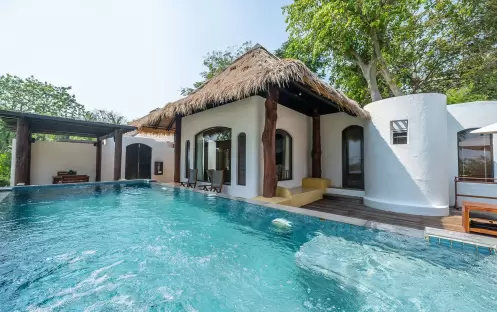 Paradee - Beach Front Pool Villa Pool 2 Paradee - Beach Front Pool Villa Pool 2