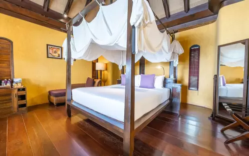 Paradee - Beach Front Pool Villa Bed Paradee - Beach Front Pool Villa Bed