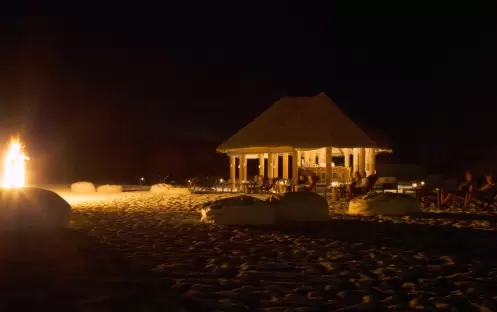 COCO PALM DHUNI KOLHU - LAGOON BAR COCO PALM DHUNI KOLHU - LAGOON BAR