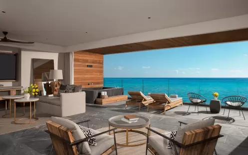 Master Suite Ocean Front Living Area Master Suite Ocean Front Living Area