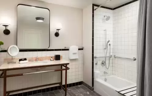 2 Queen Beds Mobility Accessible W/Tub 2 Queen Beds Mobility Accessible W/Tub