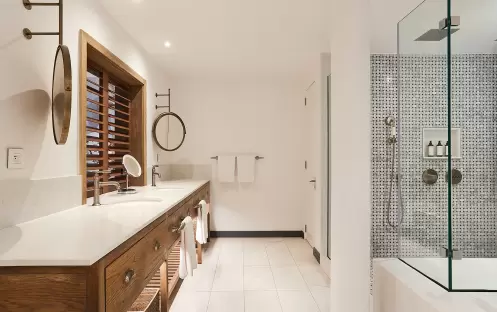 Senior Suite Bathroom Senior Suite Bathroom