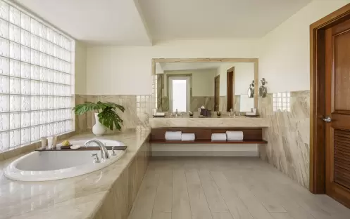 Beachfront Junior Suite Bathroom Beachfront Junior Suite Bathroom