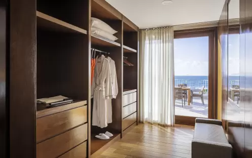 Oceanfront Junior Suite Closet Oceanfront Junior Suite Closet