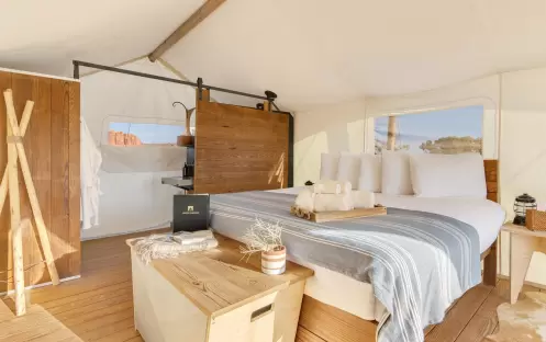 Deluxe Tent Deluxe Tent