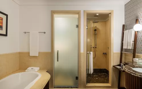 Westin Dubai Mina Seyahi Beach Resort & Marina_Deluxe Skyline_Bathroom Westin Dubai Mina Seyahi Beach Resort & Marina_Deluxe Skyline_Bathroom