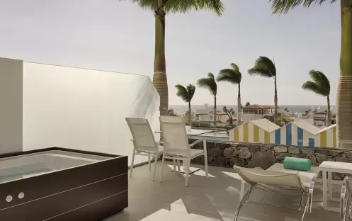Junior Suite Ocean Front with Hot Tub Junior Suite Ocean Front with Hot Tub