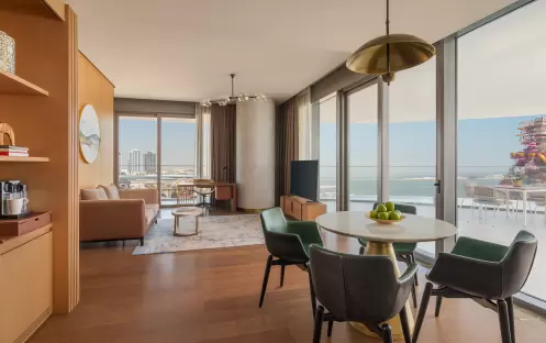Executive Suite Sea View, Dining Table Executive Suite Sea View, Dining Table