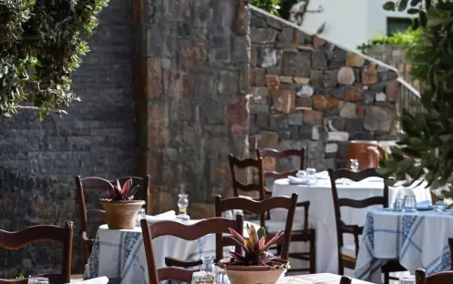Xasteria, Table Dining Xasteria, Table Dining