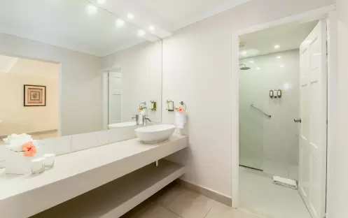 Deluxe Signature Room, Bathroom Deluxe Signature Room, Bathroom