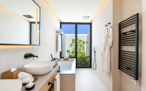 SO/ Comfy Twin Bathroom SO/ Comfy Twin Bathroom