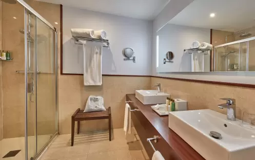 Preferred Club Swim Up Sea View, Bathroom Preferred Club Swim Up Sea View, Bathroom