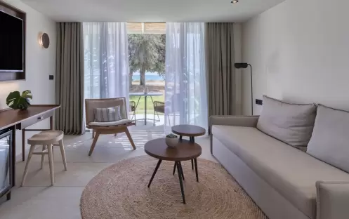 Sapphire Lush Three Bedroom Suite, Living Sapphire Lush Three Bedroom Suite, Living