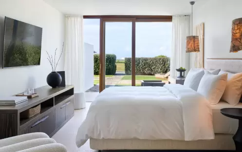Luxury Bungalow Garden Front Row, Bed Luxury Bungalow Garden Front Row, Bed