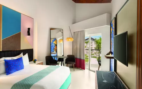 Premium Garden View - 1 King Bed, Room Premium Garden View - 1 King Bed, Room