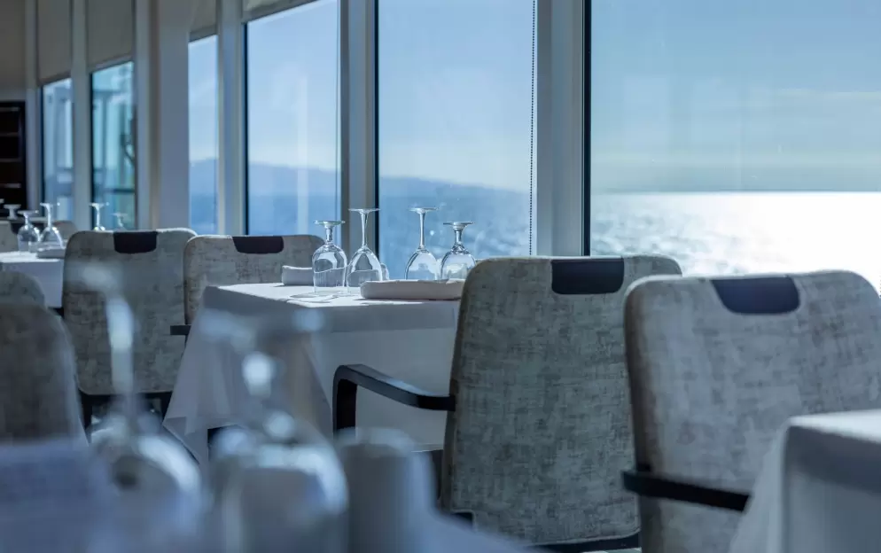 Azamara - Windows Cafe.jpg