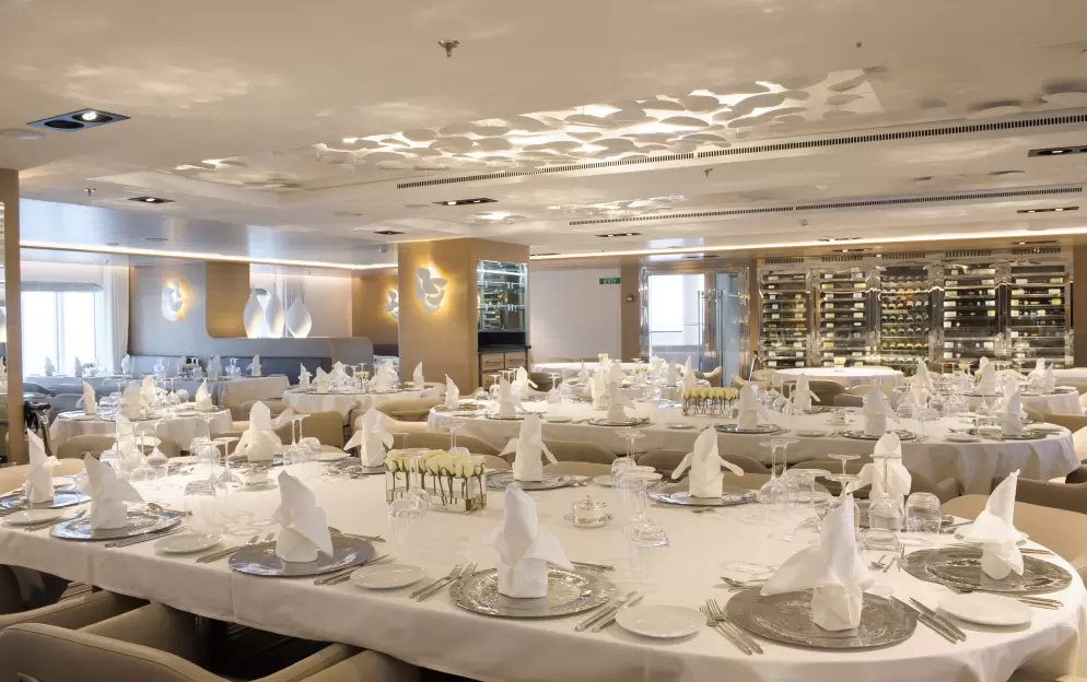 Le Soleal, Gastronomic Restaurant ©PONANT François Lefebvre 1.JPEG