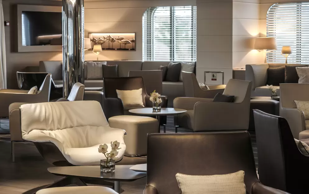 Le Soleal, Main Lounge ©PONANT François Lefebvre1.JPEG