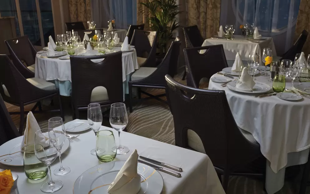 RSSC, Seven Seas Voyager, Sette Mari at La Veranda 3.jpg