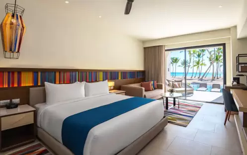 Ocean Front Junior Suite Swim Up King, Bed Ocean Front Junior Suite Swim Up King, Bed