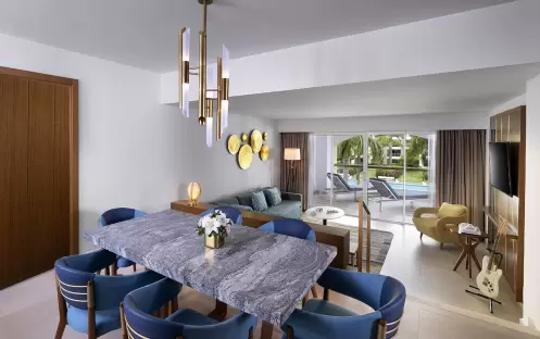 Rock Family Suite One Bedroom King, Dining Table Rock Family Suite One Bedroom King, Dining Table