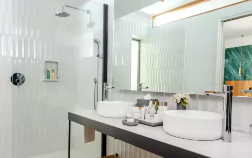 Preferred Club Junior Suite Swim Up, Bathroom Preferred Club Junior Suite Swim Up, Bathroom