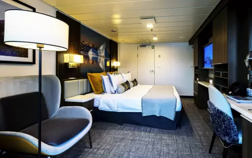 AE Expeditions, SYLVIA EARLE, Captains Suite 420, Richard IAnson-3