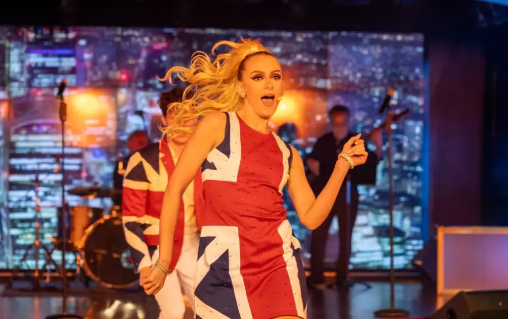 Azamara Quest - Performances 2.jpg