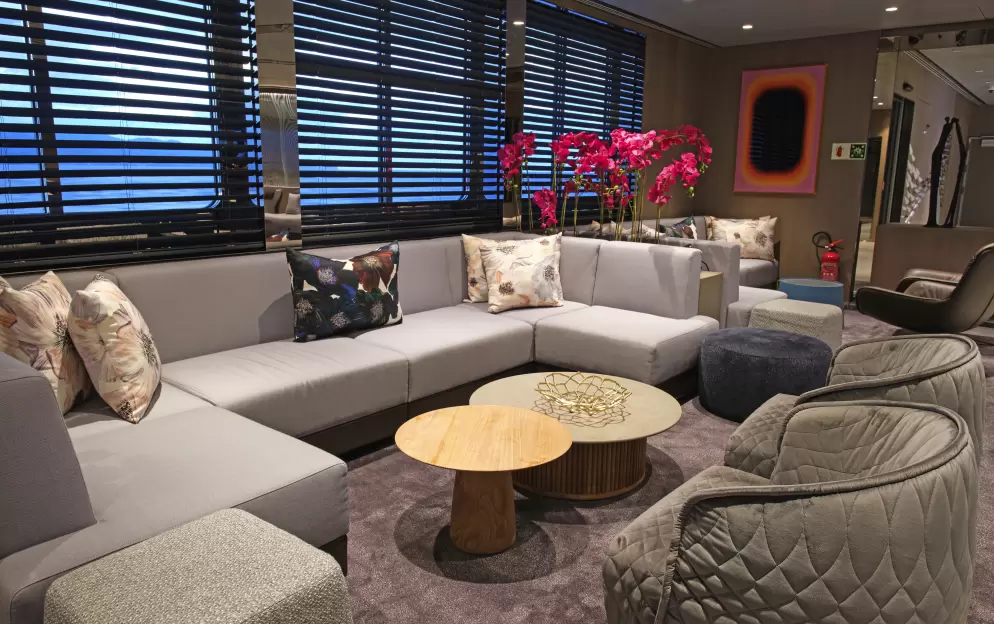 Emerald Cruises, Emerald Sakara & Azzurra, Amici Bar & Lounge 3.jpg
