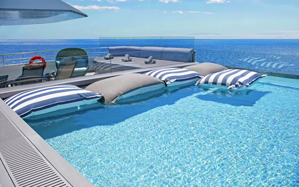 Emerald Cruises, Emerald Sakara & Azzurra, Aqua Pool 1.jpg