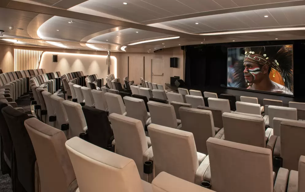 Ponant Le Bougainville - Theatre, ©PONANT, Credit. Nicolas Matheus.jpg