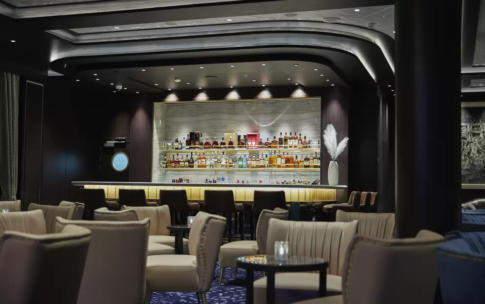 RSSC, Seven Seas Splendor, Splendor Lounge 2.jpg