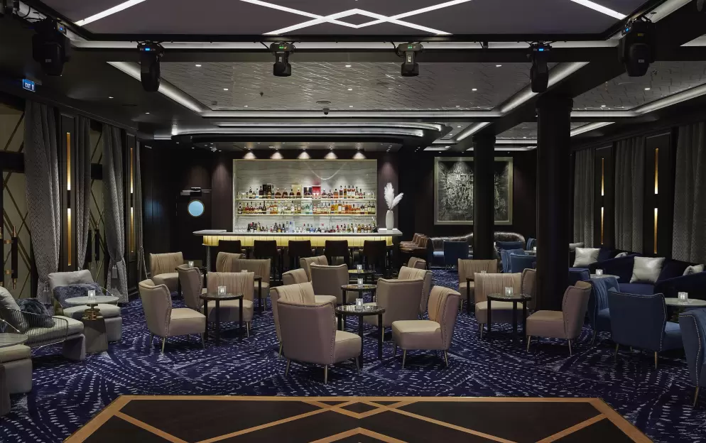 RSSC, Seven Seas Splendor, Splendor Lounge 3.jpg